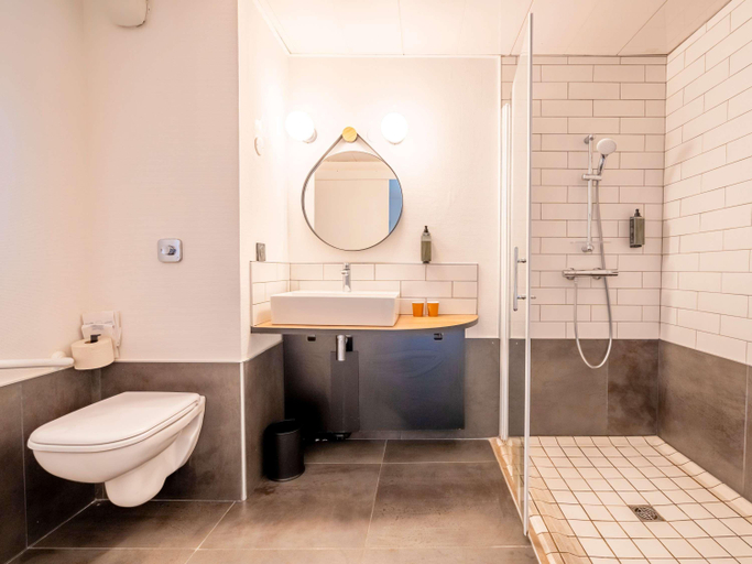 Bathroom 21