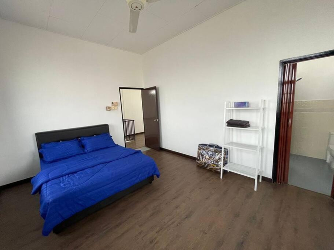 Bedroom 2, Villa President Homestay -4 bedroom Aircond WIFI Vacations Home, Perlis