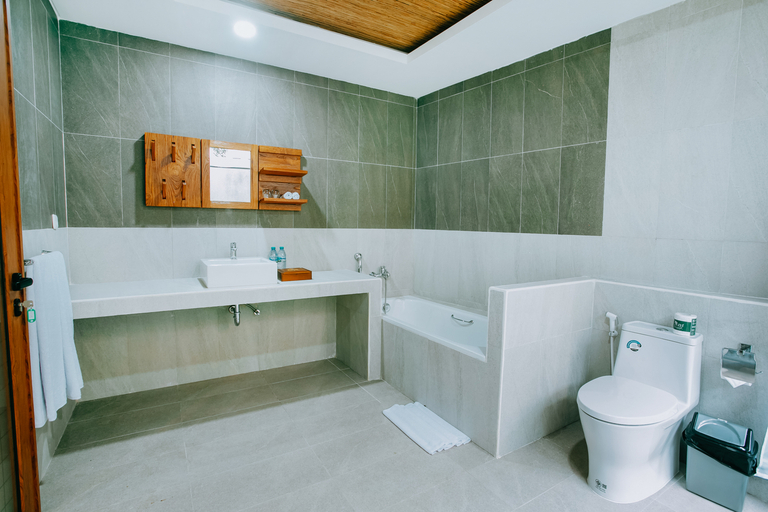 Bathroom 9