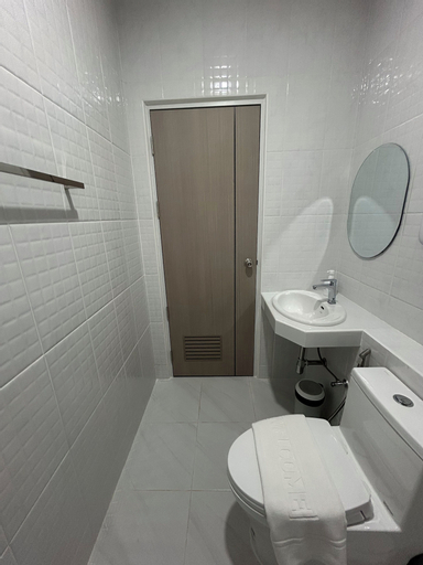 Bathroom 12