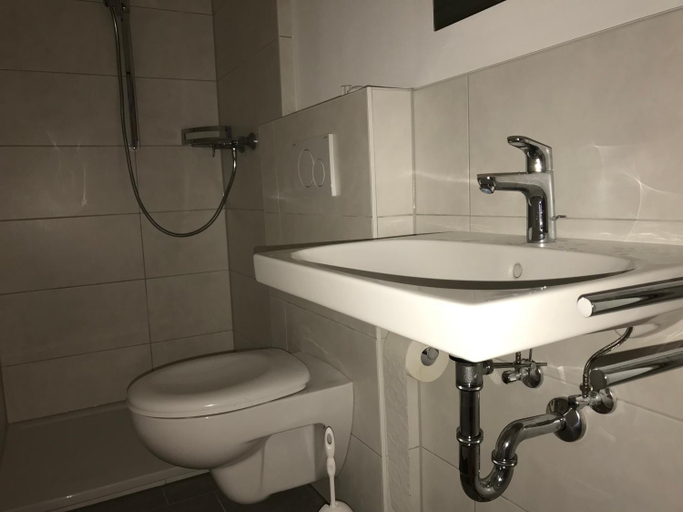 Bathroom 2, Gastezimmer bei Ingrid, Tübingen