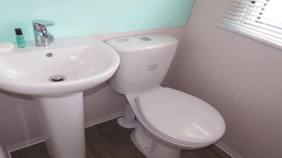 Bathroom, Caravan on Fantastic site, East Lothian