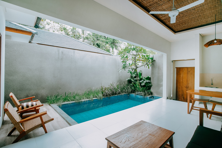 Swimming Pool 25