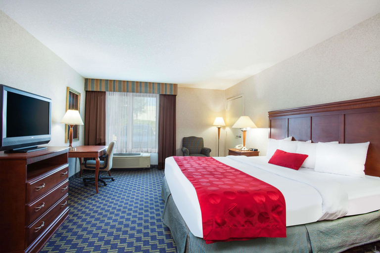 Bedroom 4, Jacksonville I-95 by Butler Blvd, Duval