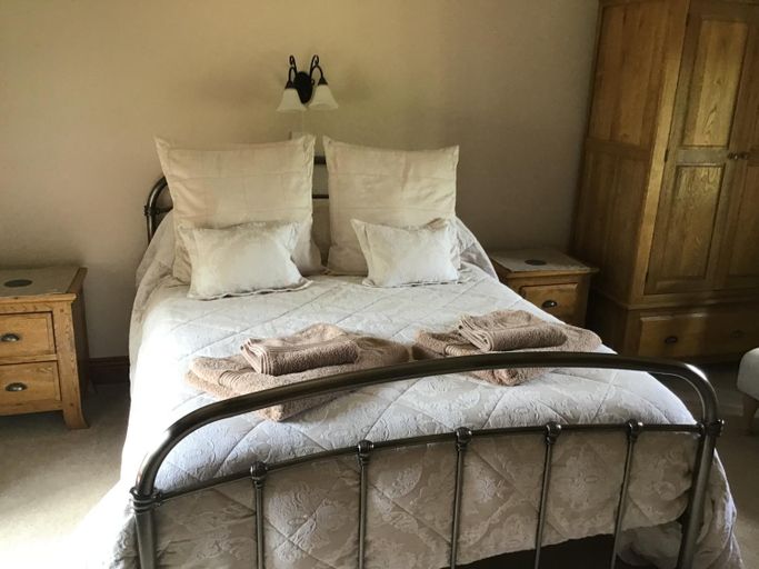 Others 5, Owletts Barn B&B, Cornwall