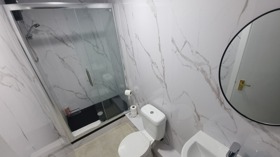 Bathroom 3, Ye Olde Hotel, Fife