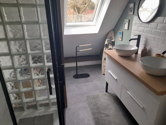 Bathroom 4, Le Plantard, Sarthe