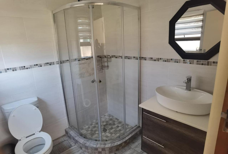 Bathroom 5, Lasev Resort, City of Tshwane