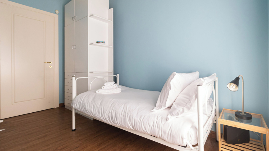 Bedroom 2, Italianway Comfort - Gessi 49, Milano