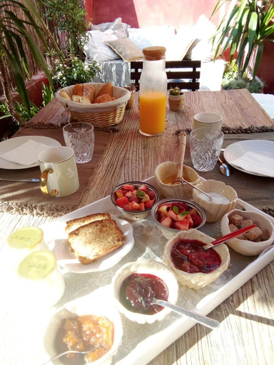Food & Drinks 5, La maison perchee, Gard