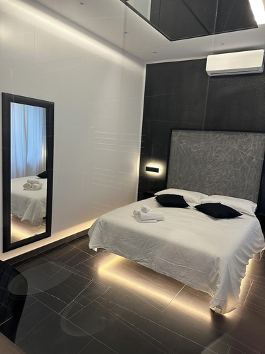 Bedroom 3, Medaglie d'Oro Vaticano, Roma