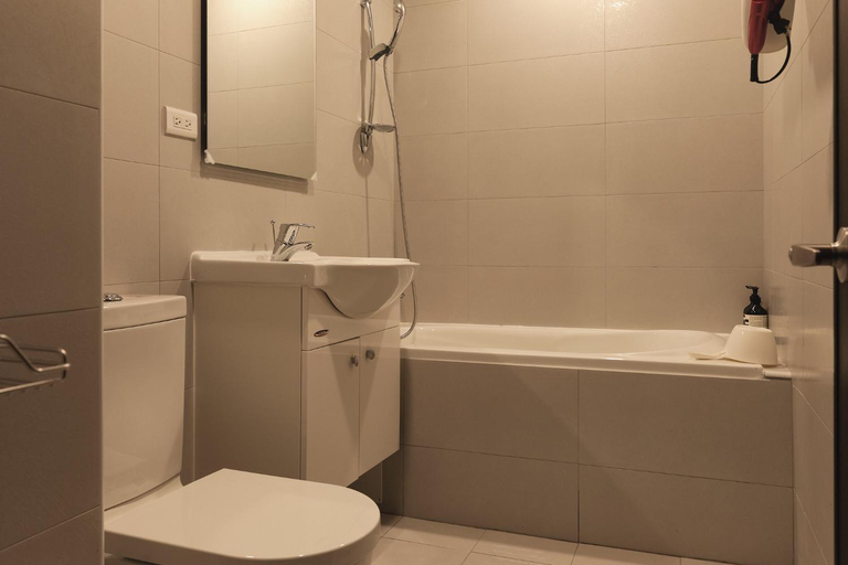 Bathroom 2, Yueshe House, Yilan