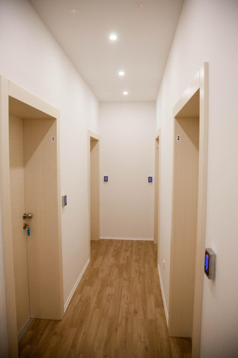 Others 4, Soukki Town Centre Suites 1, Split