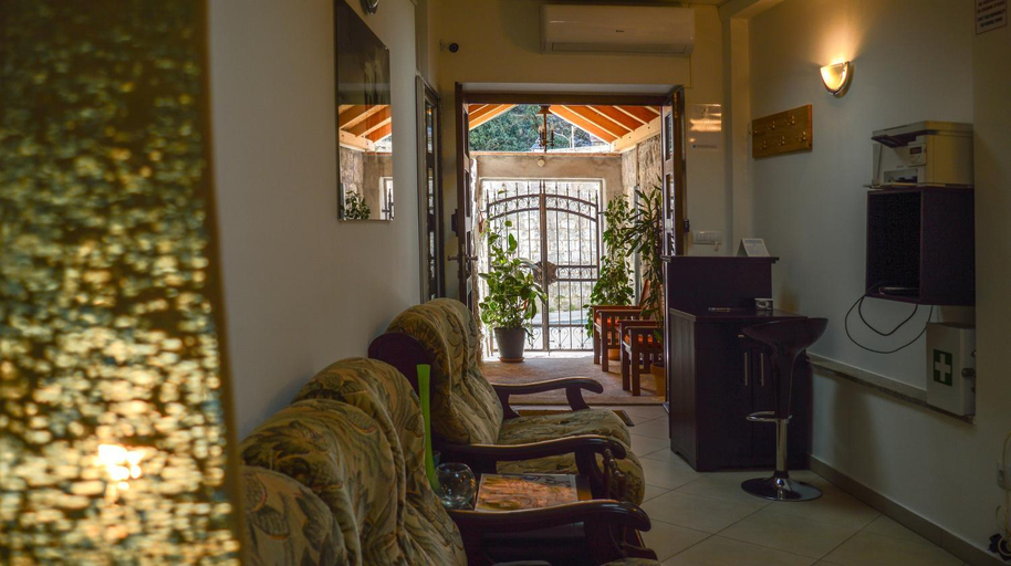 Others 3, Hostel Sinj, Sinj