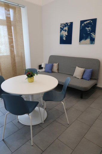 Dining Room 9