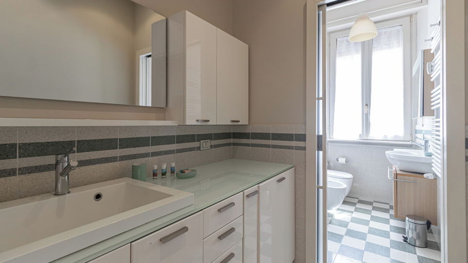 Bathroom 3, Italianway Comfort - Gessi 49, Milano