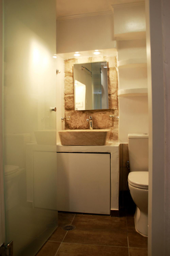 Bathroom 2, il Marinero mandrakia, South Aegean