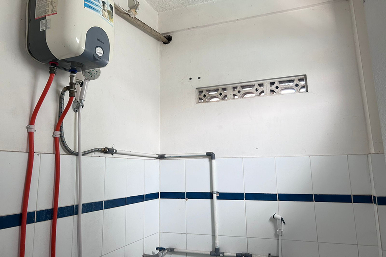 Bathroom 10