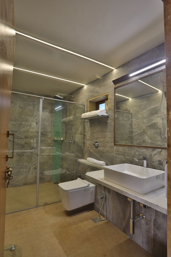 Bathroom 5, Vikrama Heritage Resort Pavagadh, Panch Mahals