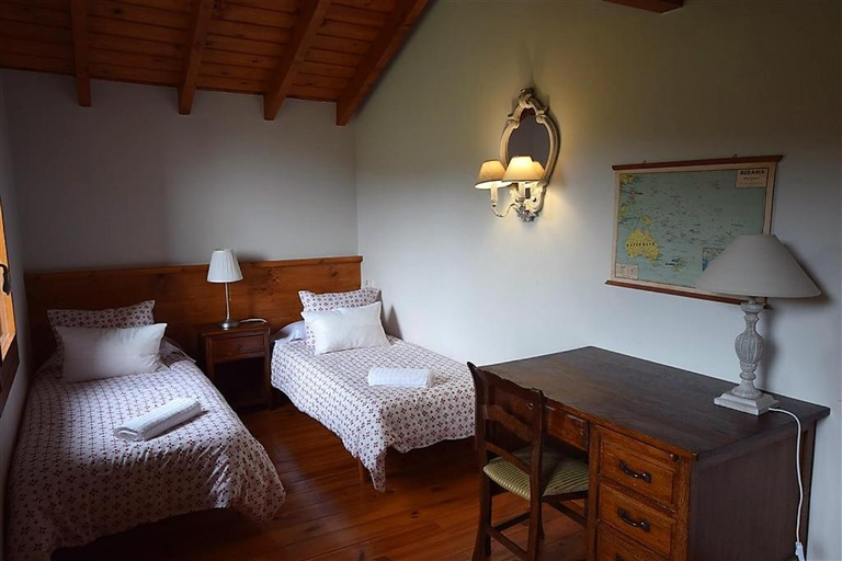 Bedroom 2, Casa con encanto, jardin, vistas y piscina, Pyrénées-Orientales