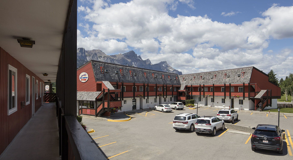Public Area, Rocky Mountain Ski Lodge, Division No. 15