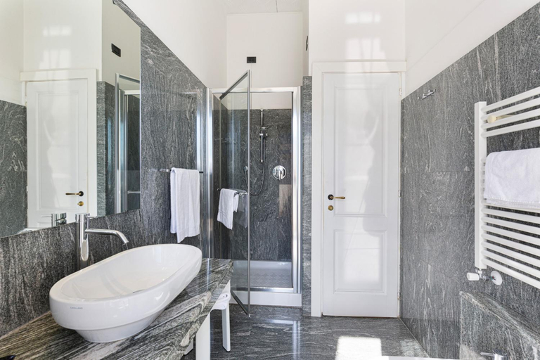 Bathroom 9