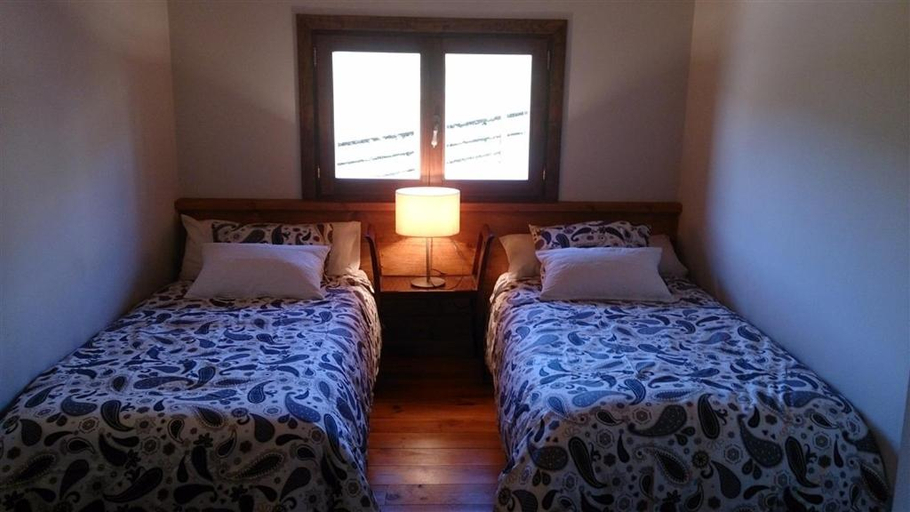 Bedroom 3, Casa con encanto, jardin, vistas y piscina, Pyrénées-Orientales