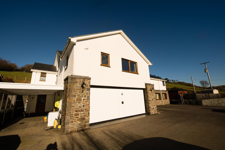 Others 5, Y Grange, Ceredigion