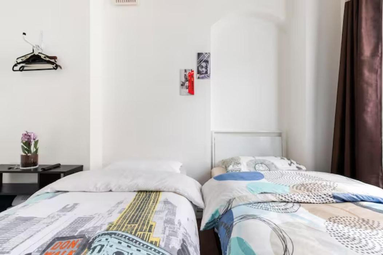 Bed, Excellent chillout, London