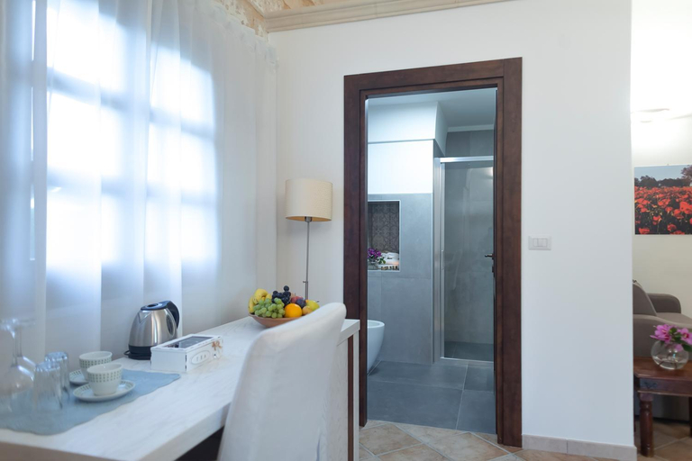 Bathroom 3, Olive Garden House, Lecce