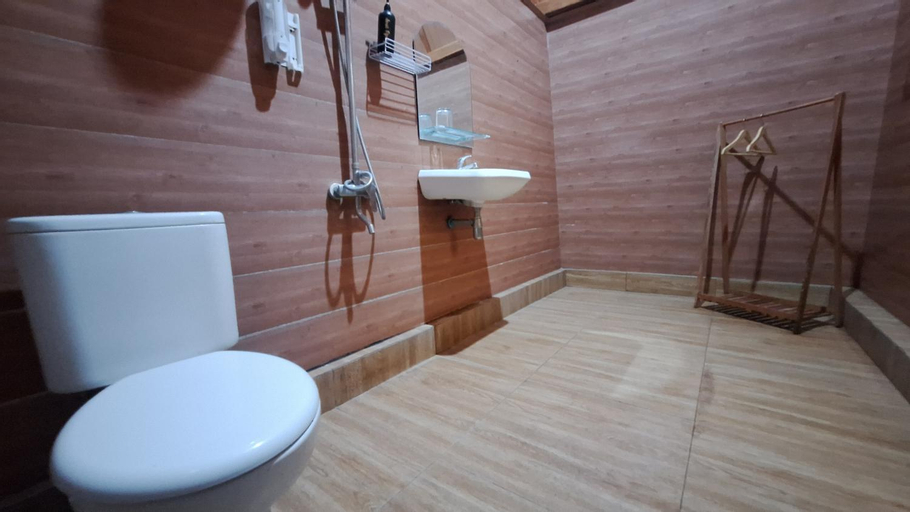 Bathroom 14