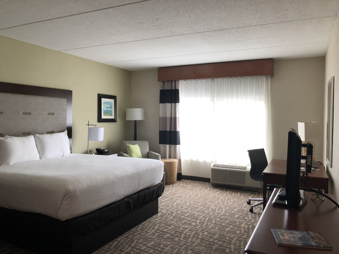 Bedroom 2, Wyndham Garden Buffalo Downtown, Erie