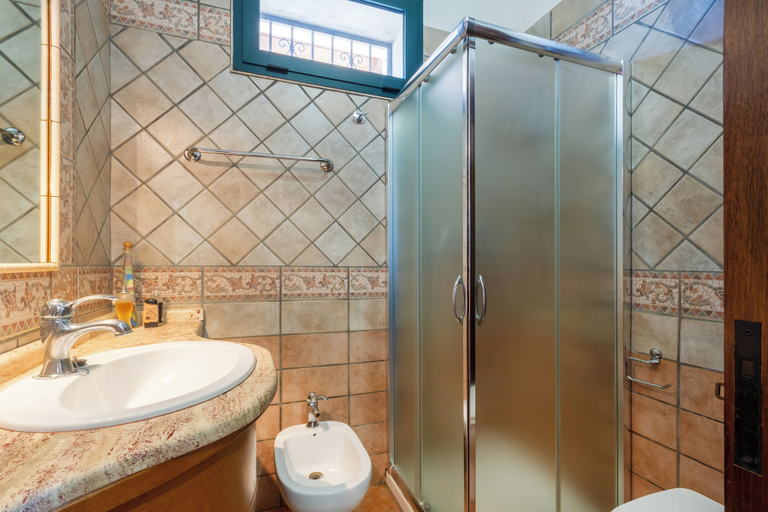 Bathroom, Luxury Private Villa With Garden, Lecce