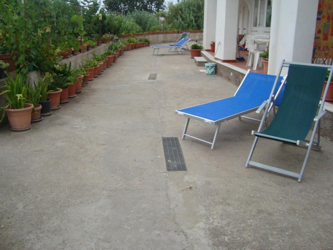 Others 3, Villa Leonardo, Napoli