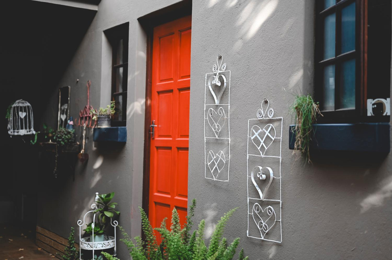 Others 3, The Red door, Bojanala