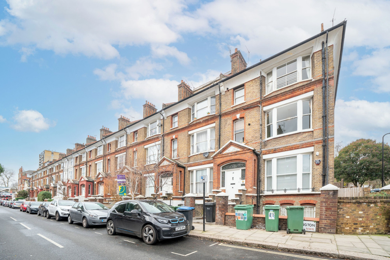 Exterior & Views, JOIVY Cosy maisonette near Abbey Road, London