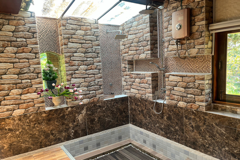 Bathroom 11