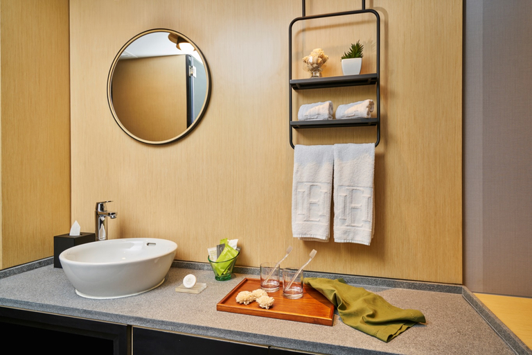 Bathroom 5, Hotel Ease Access Tsuen Wan, New Territories