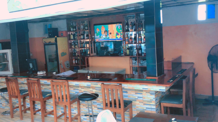 Food & Drinks