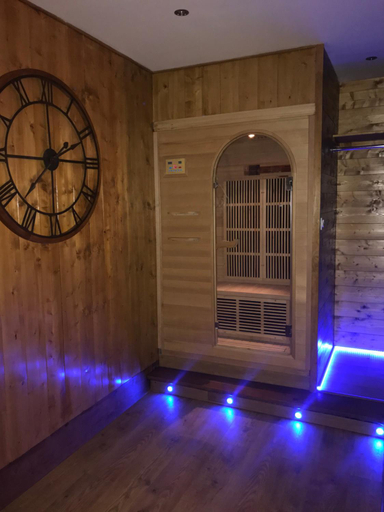 Others 3, Le Chalet Loft and Spa, Rhône