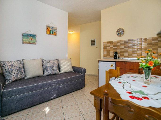 Others 4, Apartments Lina, East Macedonia and Thrace