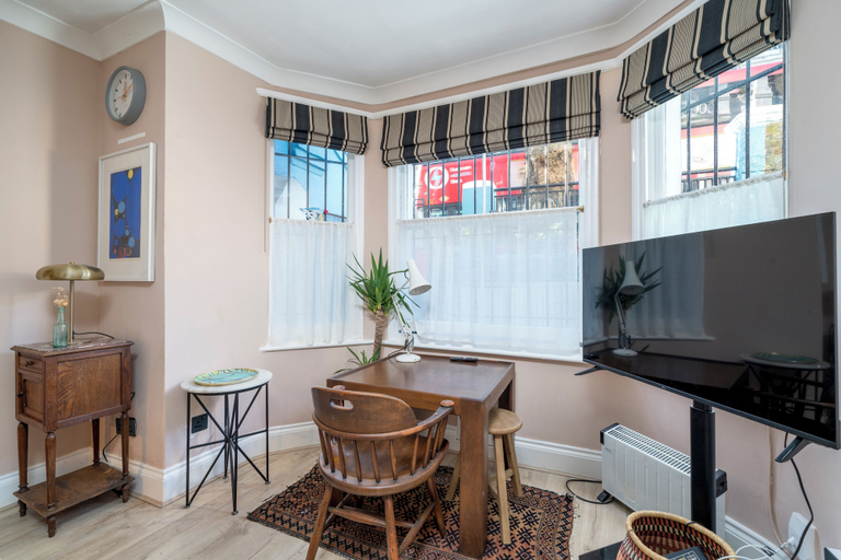Others 4, Charming Studio moments from Portobello, London