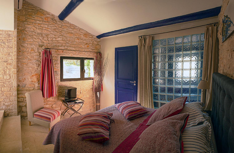 Others 4, Le Clos des Amandiers, Alpes-de-Haute-Provence