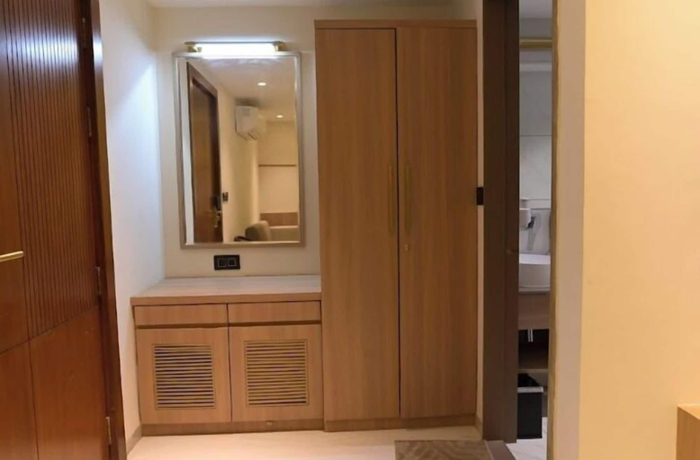 Bathroom 4, Hotel Varshish Inn, Bhopal