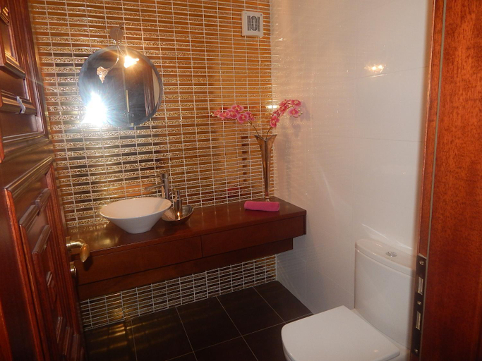 Bathroom 4, Peggy's Villa-House with private pool 25' from Athens Intl Airport, Attica