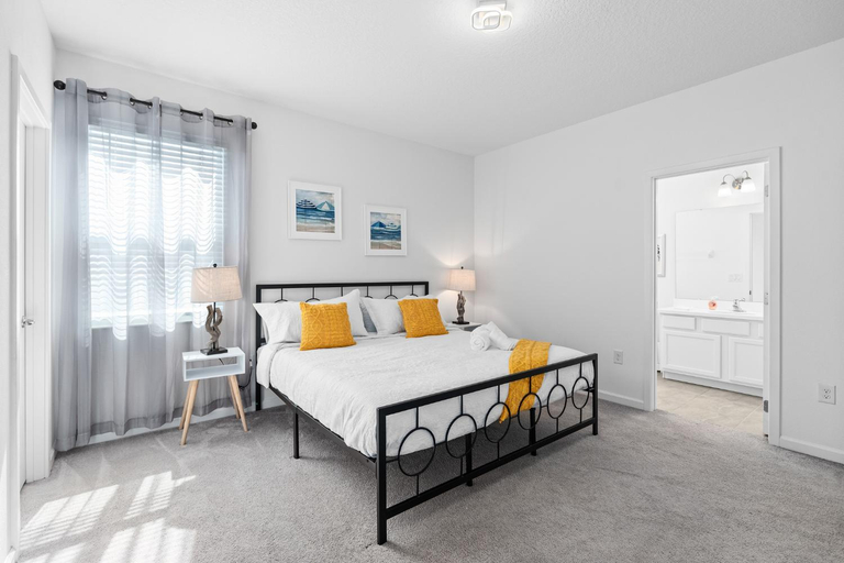 Others 4, Cozy Master Room with Private Bath, Osceola