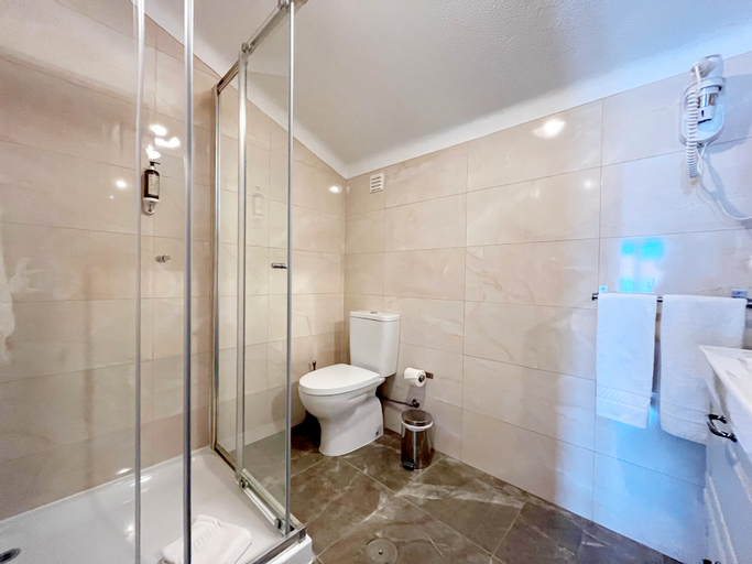 Bathroom 2