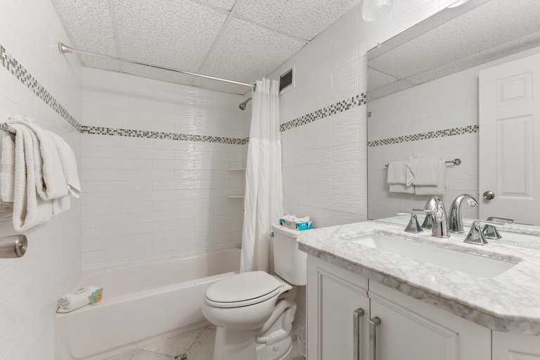 Bathroom 3, Beachcomber Resort, Cape May