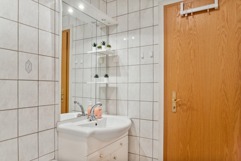 Bedroom 4, home2stay Apartmenthaus Hanau City Kitchen,Wifi,Parking ***, Main-Kinzig-Kreis