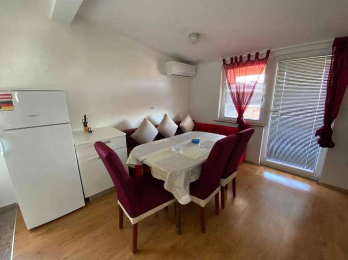 Others 3, Renic Apartments, Privlaka